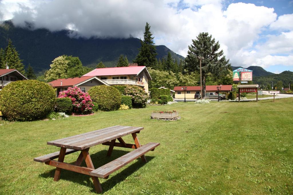 Swiss Chalets Motel Hope Luaran gambar